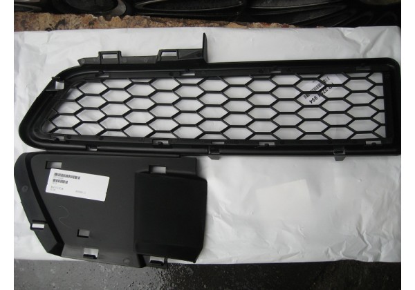 Решітка бампера переднього права Dacia Logan, Logan MCV (KS), 06-09, 6001548686
